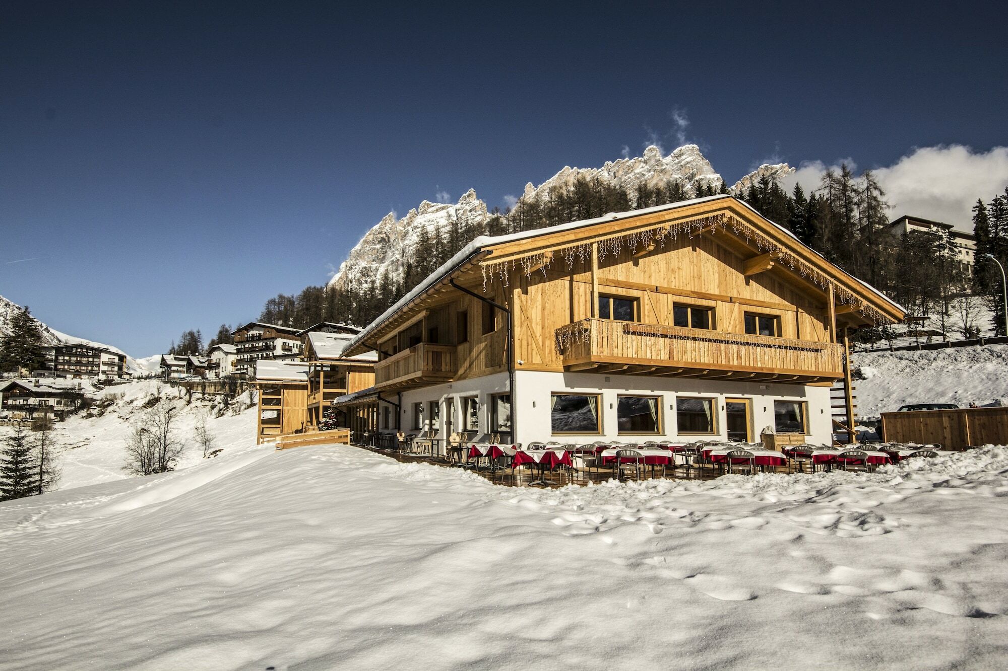 Dolomiti Lodge Alvera Кортина-д'Ампеццо Экстерьер фото